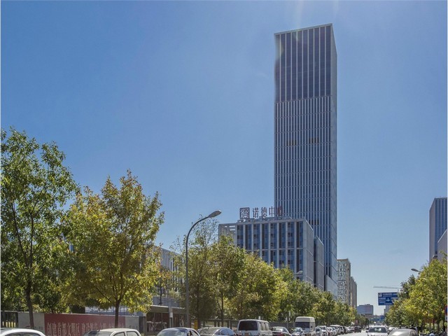 高稳定性注塑五金埋入拉料机公司